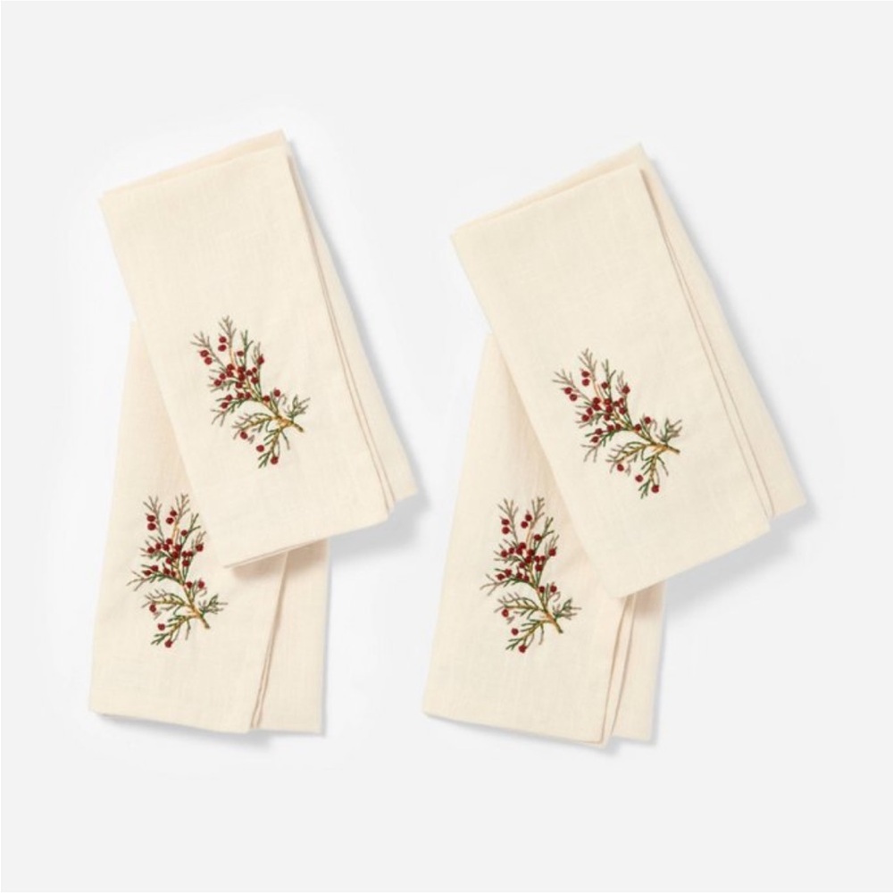 4-Pack Embroidered Wreath Cloth Napkins Christmas 2024 - Threshold Studio McGee
